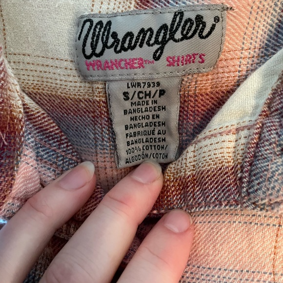 Barbie Cowgirl 🤠 💖 Pink Wrangler plaid button up. - Picture 2 of 3